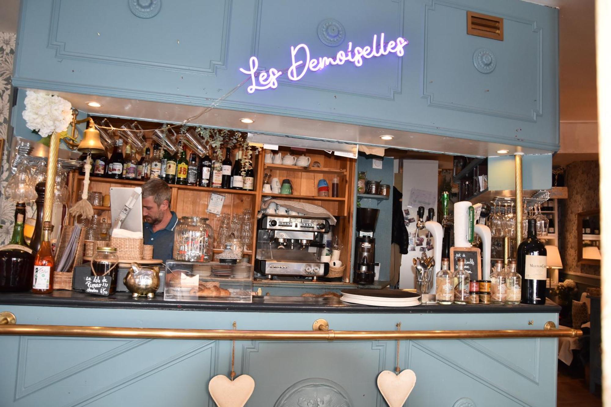 Les Demoiselles Couette-café